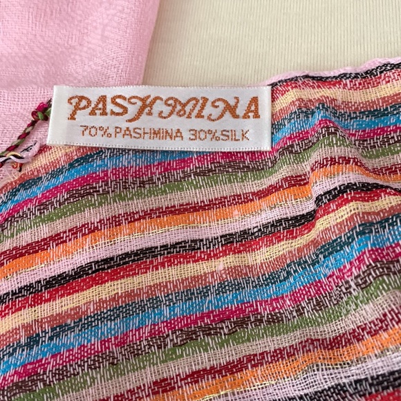 Pashmina shawls pretty pink with fringe NWT - Picture 6 of 6